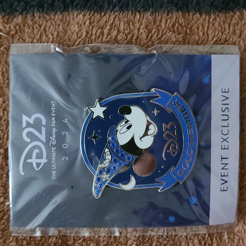 D23 Expo 2024 Gold Member Exclusive Pin